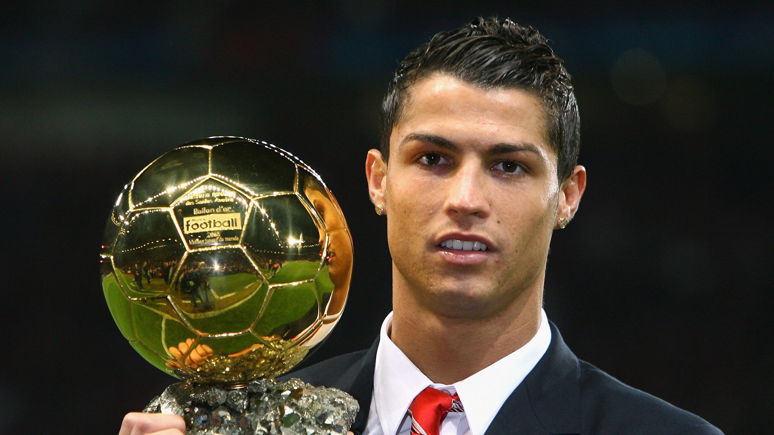  尼克斯队正式续约米卡尔布里奇斯 